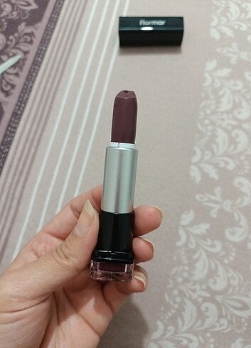  Beden Ruj 12 cool purple. 