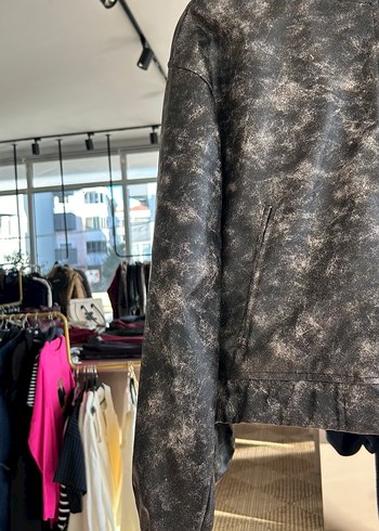 Kahverengi Batik Desenli Deri Kadın Ceket - Görsel 3