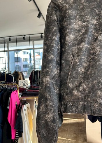 Kahverengi Batik Desenli Deri Kadın Ceket - Görsel 2