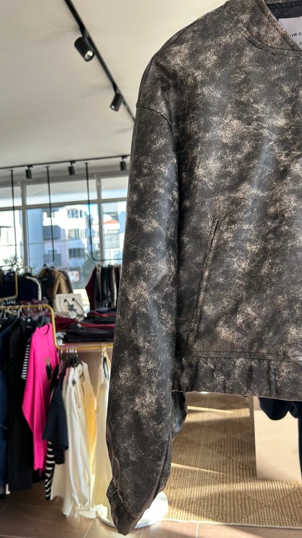 Kahverengi Batik Desenli Deri Kadın Ceket - Görsel 2