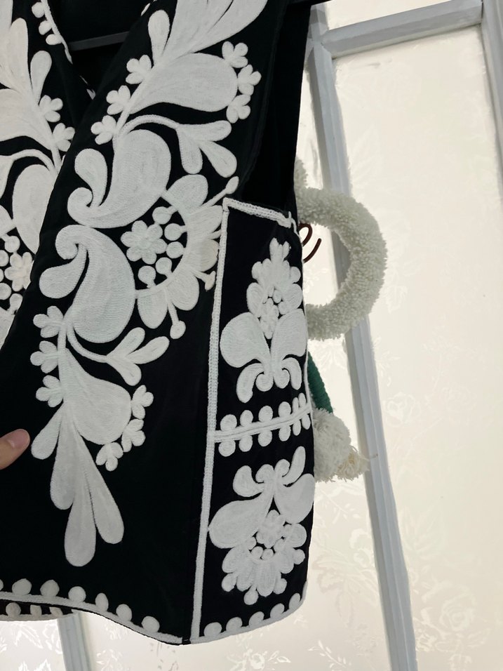 Nakışlı Siyah Bohem Kadın Yelek - Görsel 4