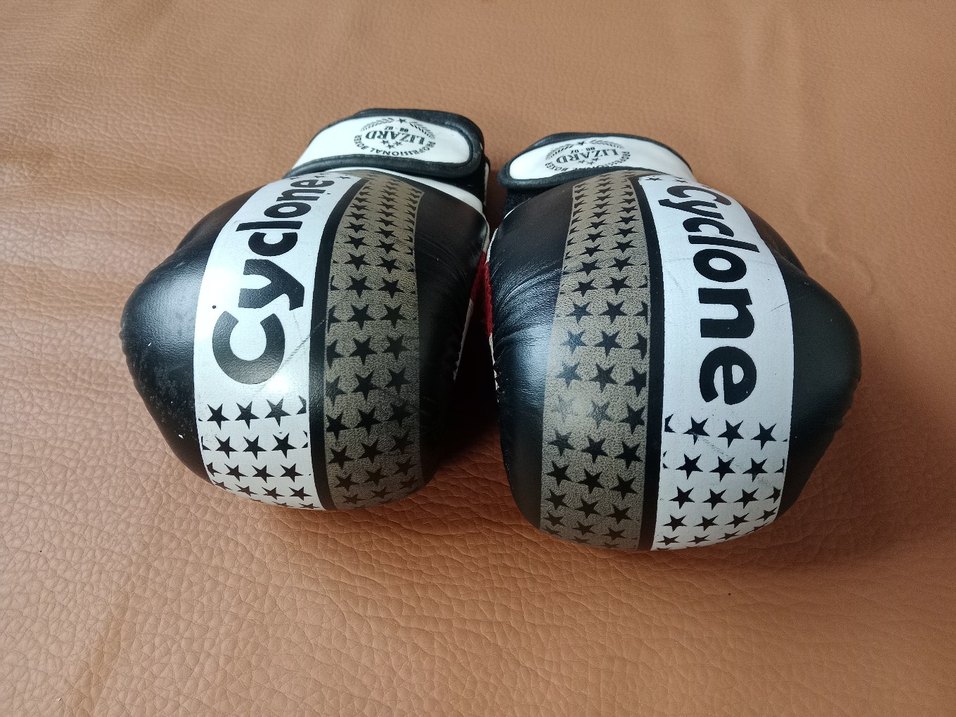 Siyah Deri Cyclone Boks Eldiveni Velcro - Görsel 5