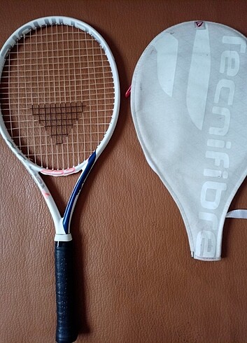  Beden Tecnifibre tenis raketi 