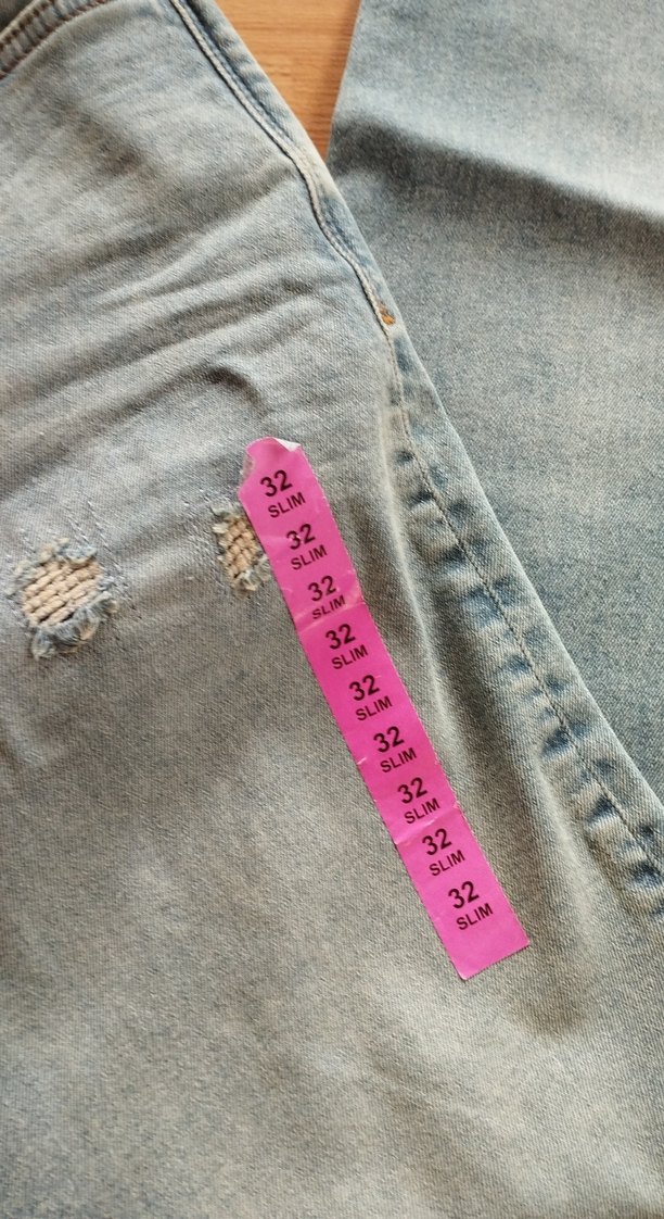 Mavi Yırtık Jean Pantolon - Görsel 3