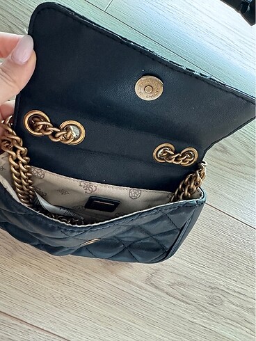 Guess siyah küçük çanta