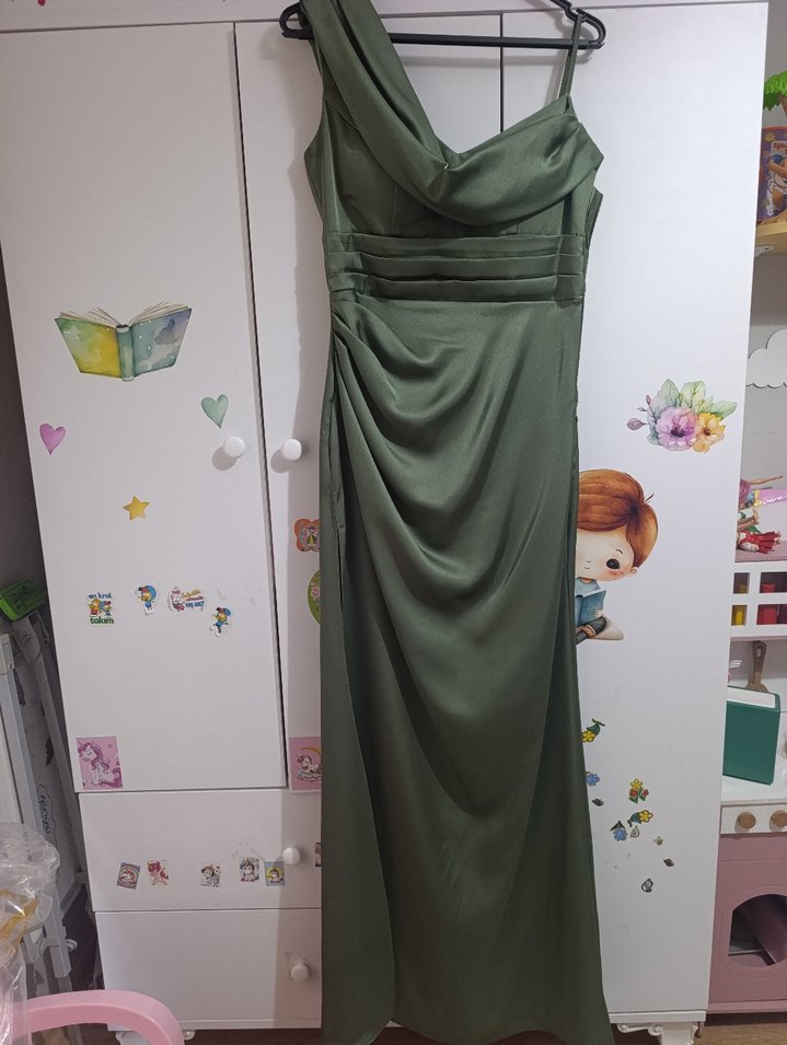 Parlak Yeşil Drapeli V Yaka Uzun Abiye Elbise - Görsel 3