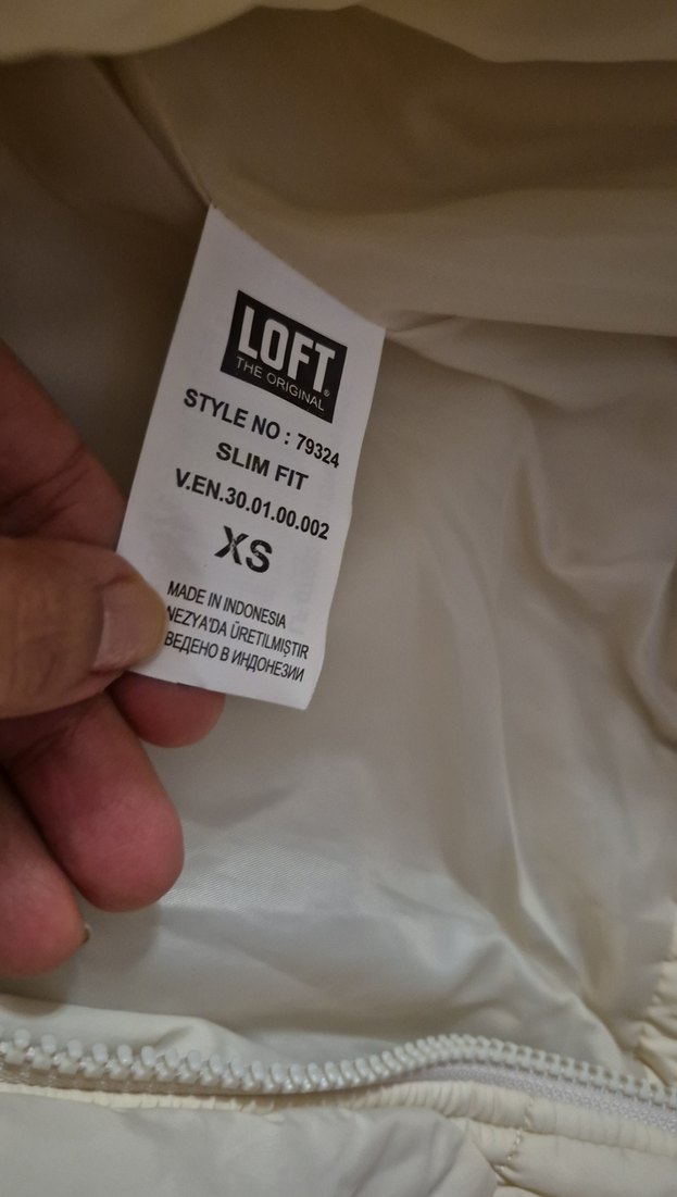 Düğmeli Beyaz Kadın Şişme Yelek - Görsel 3