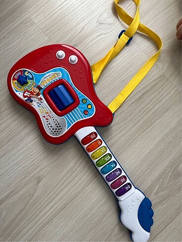 Oyuncak Gitar