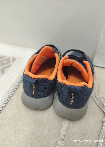 25 Beden Skechers Erkek Çocuk Spor Ayakkabı
