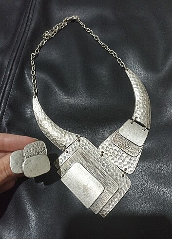  Beden gri Renk Kolye ve yüzük