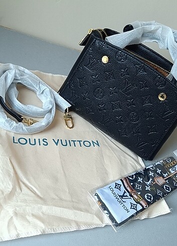  Beden siyah Renk Louis Vuitton çanta 