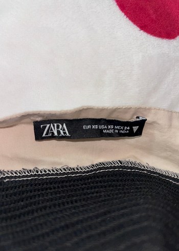 xs Beden ten rengi Renk Dantelli V Yaka İnce Askılı Mini Bustiyer Zara