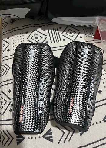 Tryon Siyah Yılan Desenli Dizlik - Görsel 3