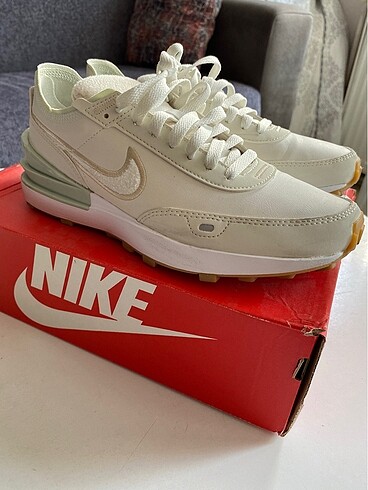 38,5 Beden Nike waffle one se spor ayakkabı