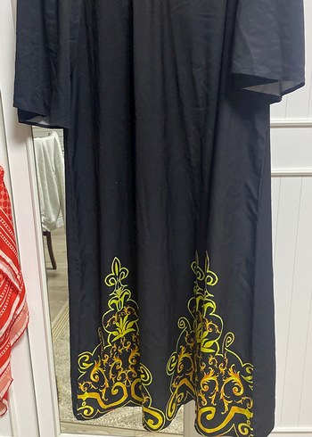 Siyah Nakışlı Uzun V Yaka Elbise - Görsel 4