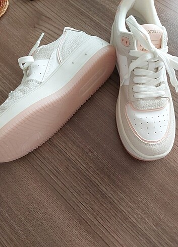 Bershka Sneaker 38