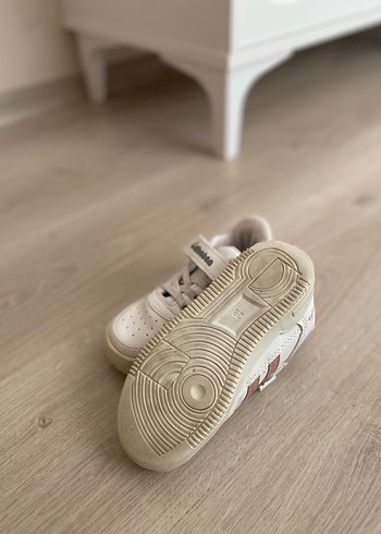 Diğer Kız Çocuk Beyaz Çizgili Cırtcırtlı Spor Ayakkabı