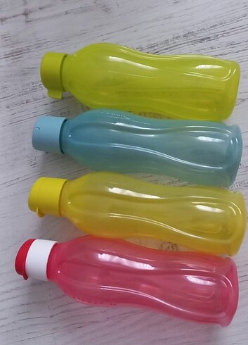 Tupperware su kabı 