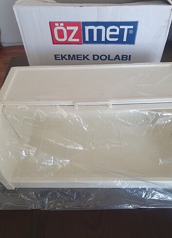 Diğer Ekmek dolabı