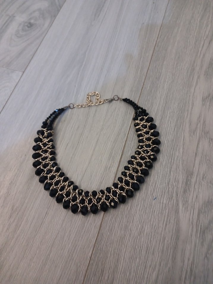 Uzun Siyah Boncuklu Gotik Kadın Kolye - Görsel 3
