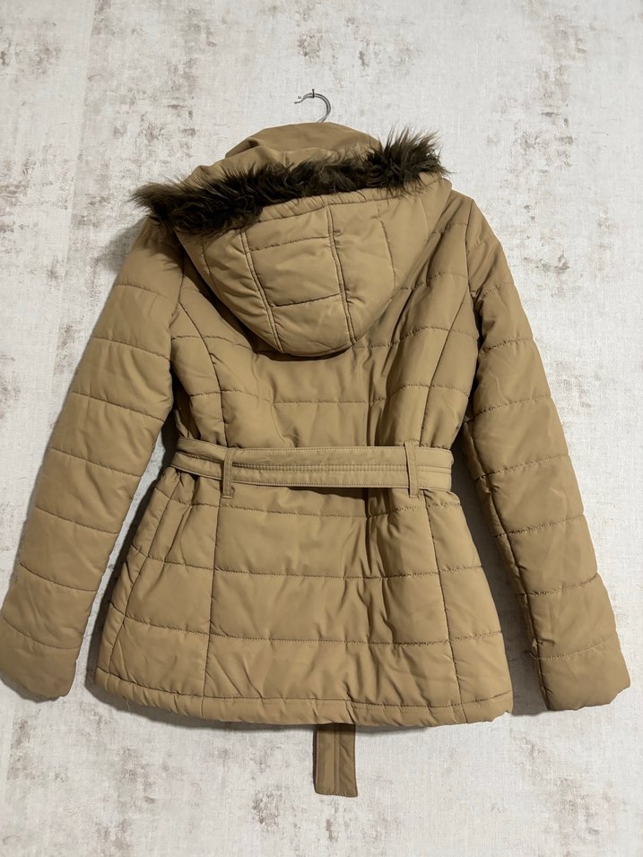 Bej Kemerli Kadın Kışlık Mont - Görsel 4