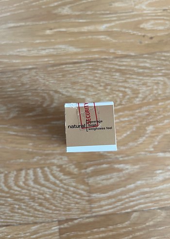 Beden Essence pretty natural fondoten 050