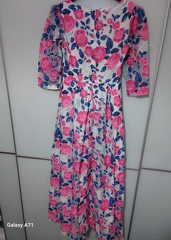 Polin Pembe Çiçek Desenli Dantel Detaylı Uzun Elbise