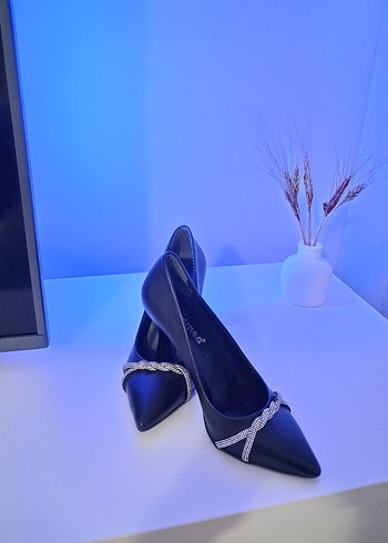 37 Beden Siyah Stiletto Klasik Kadın Ayakkabı