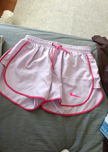 Nike Pembe Rahat Kesim Spor Mini Şort