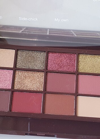 Revolution REVOLUTİON CHOCOLATE ROSE GOLD FAR PALETİ