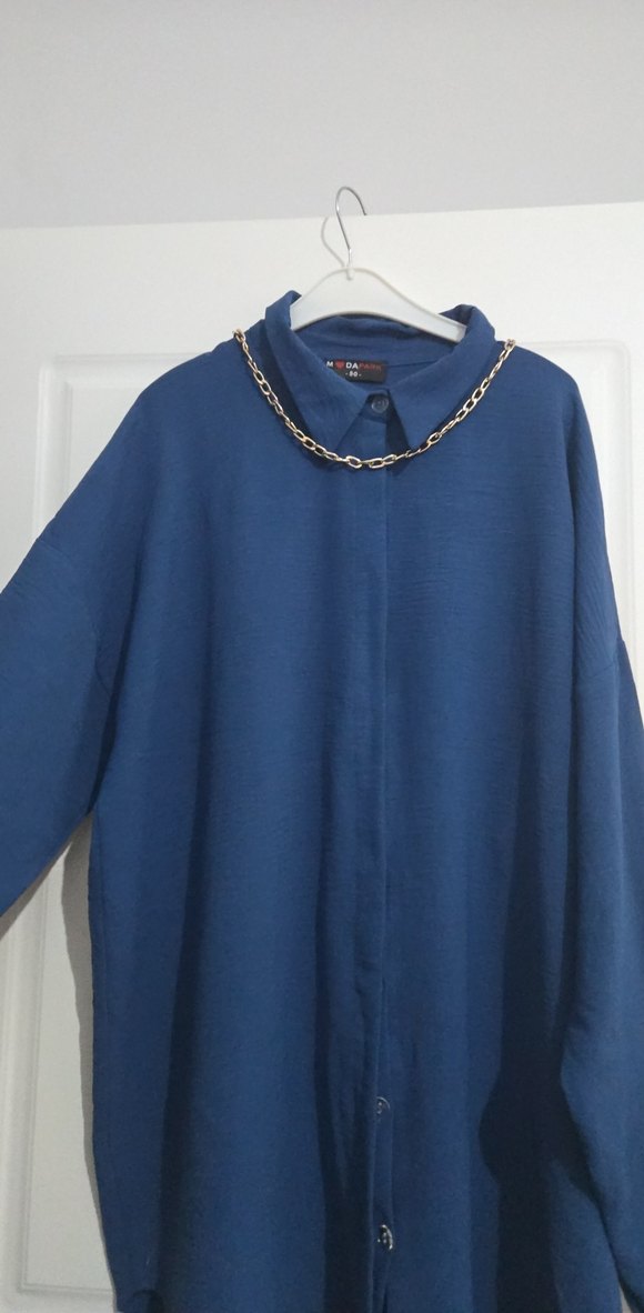 Zincir Detaylı Mavi Uzun Kollu Kadın Gömlek - Görsel 2