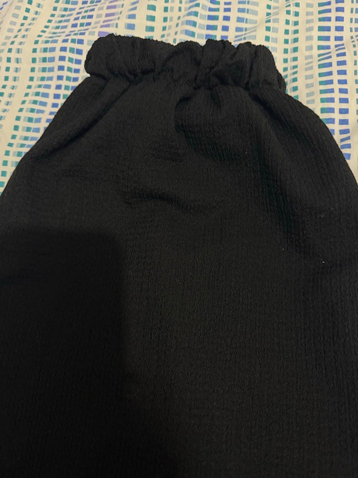 Kadın Siyah Piliseli Geniş Kesim Pantolon - Görsel 4