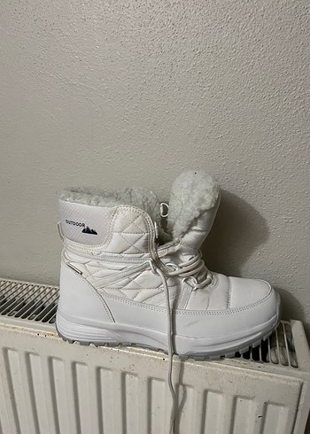 Beyaz Yüksek Topuklu Kürklü Kadın Botu - Görsel 4