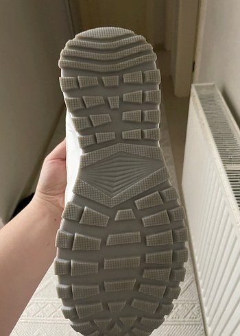 Beyaz Yüksek Topuklu Kürklü Kadın Botu - Görsel 3