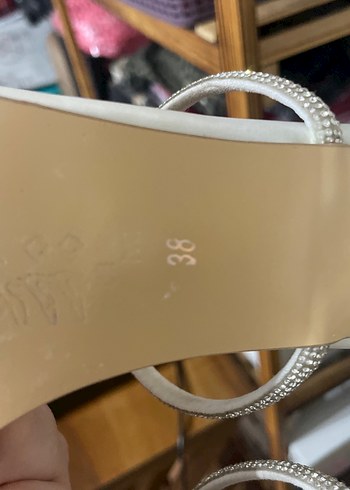 Zara Beyaz Pliseli Kadın Topuklu Terlik