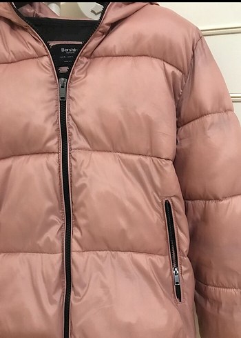 Pembe Kapüşonlu Kısa Kadın Kışlık Mont