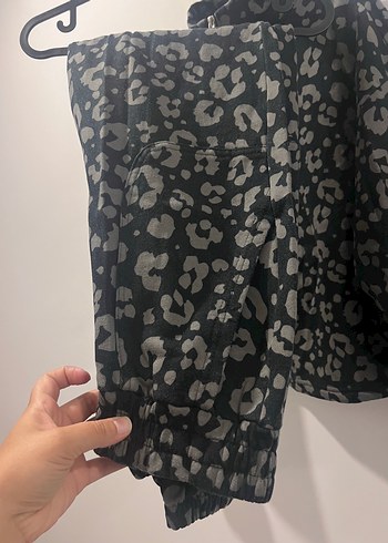 Kadın Gri Leopar Desenli Fermuarlı Sweatshirt takım - Görsel 4