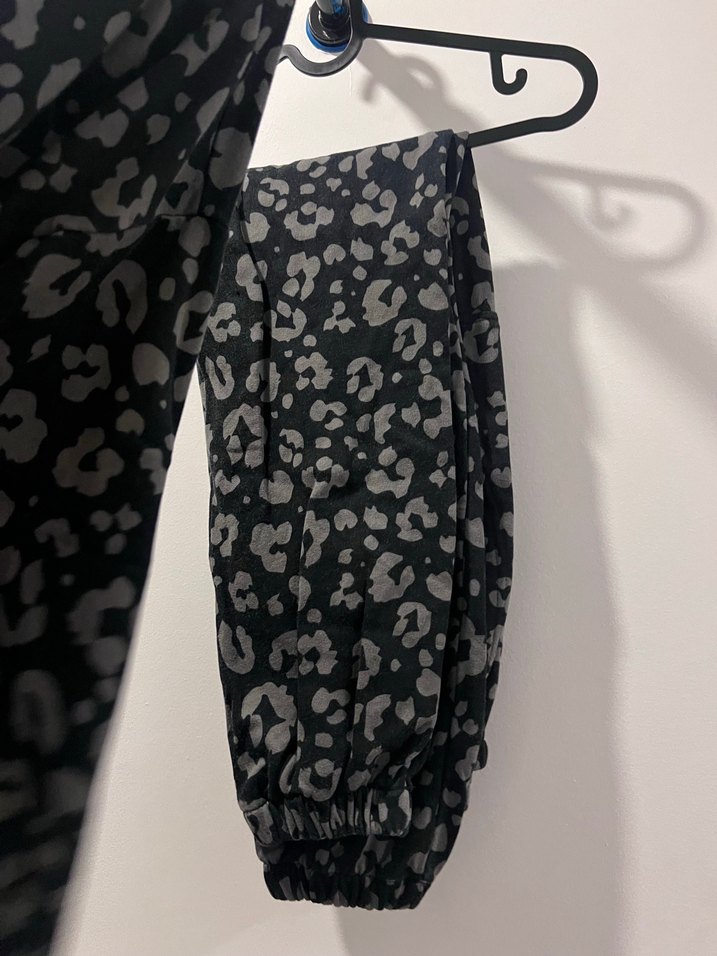 Kadın Gri Leopar Desenli Fermuarlı Sweatshirt takım - Görsel 3