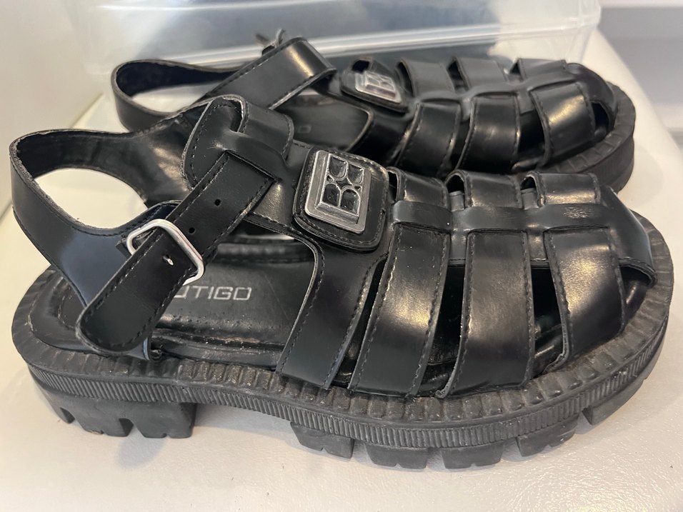 Tokalı Siyah Gotik Platform Sandalet - Görsel 2