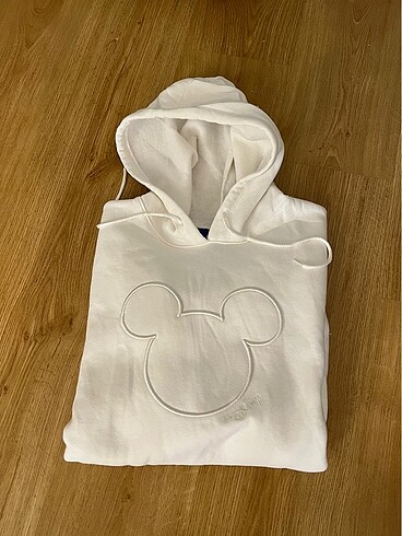Disney sweat shirt