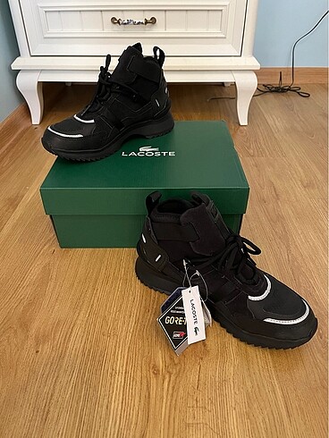 37 Beden siyah Renk Lacoste spor ayakkabı/ bot