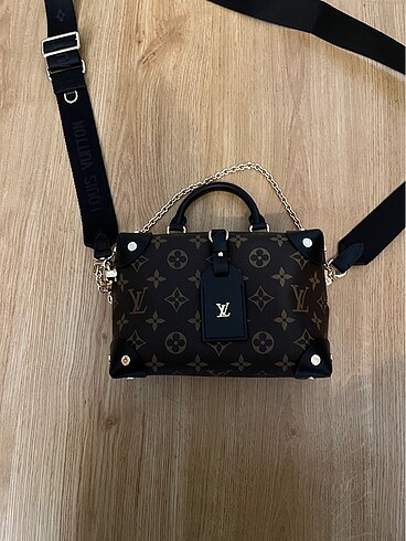 Louis Vuitton çanta