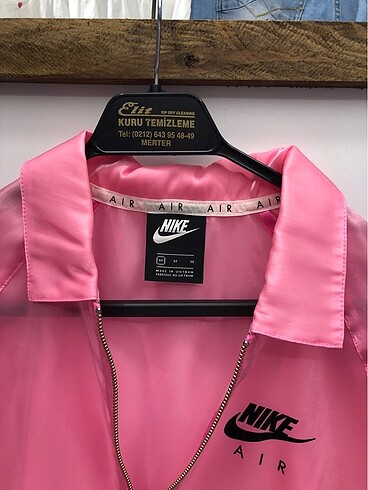 m Beden Nike fermuarlı ince mont