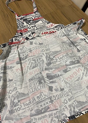 Kırmızı ve Gri Baskılı Mutfak Önlüğü - Görsel 4