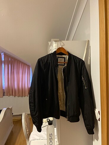 HM BOMBER CEKET