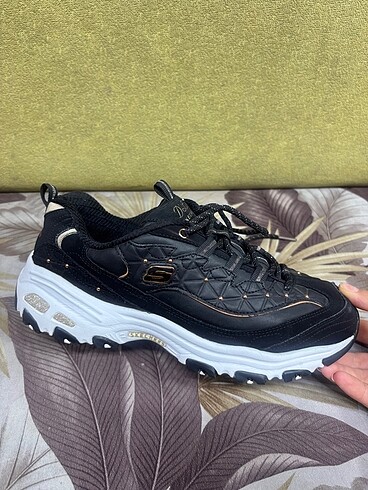 Skechers spor ayakkabı