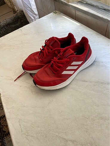 42 Beden Adidas orjınal ayakkabı