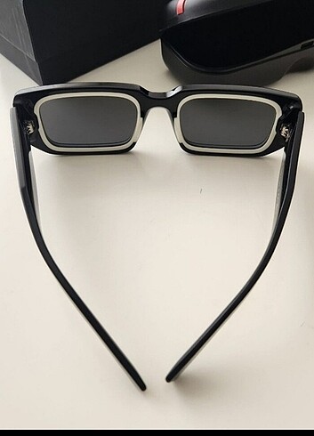  Beden siyah Renk Prada güneş gözlüğü