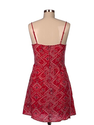 34 Beden H&M Mini Elbise %70 İndirimli.
