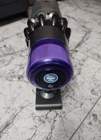 Dyson V11